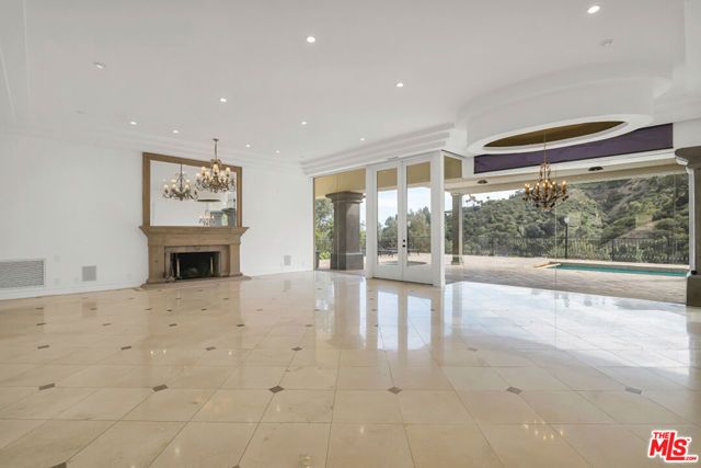 10557 Rocca Place, Los Angeles, CA 90077