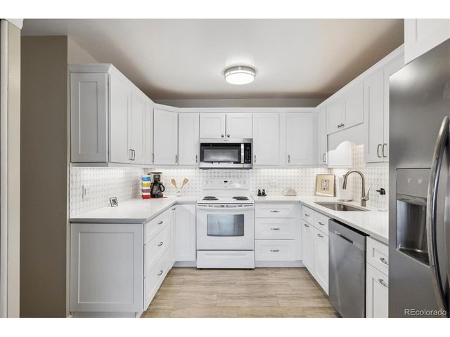 655 S Alton Way 7D, Denver, CO 80247