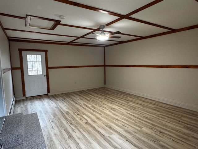 29 Cross Street, Newport City, VT 05855