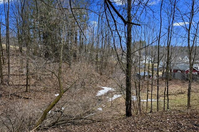 29 Cross Street, Newport City, VT 05855