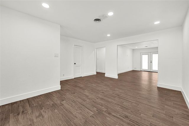 470 Beresford Street, Houston, TX 77015