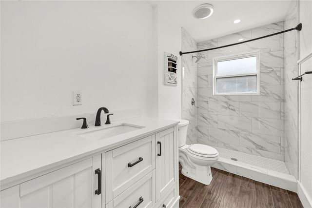 470 Beresford Street, Houston, TX 77015