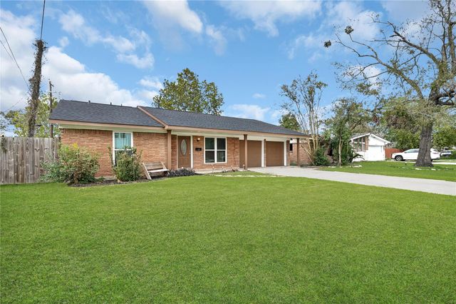 470 Beresford Street, Houston, TX 77015