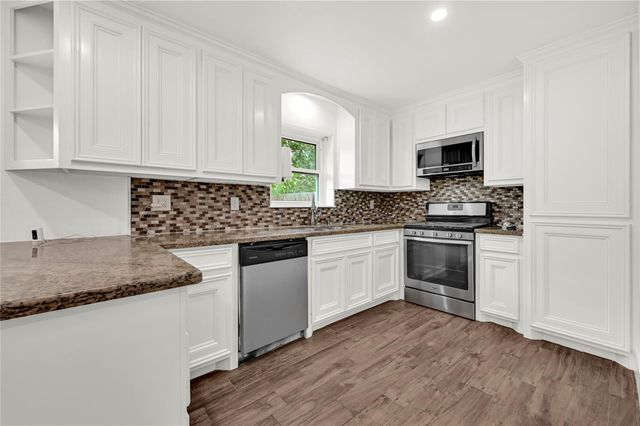 470 Beresford Street, Houston, TX 77015