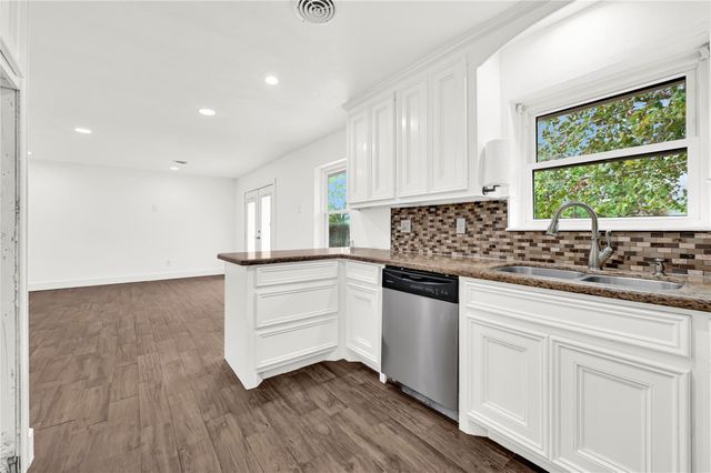470 Beresford Street, Houston, TX 77015