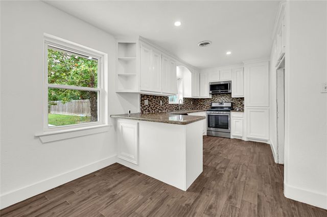 470 Beresford Street, Houston, TX 77015