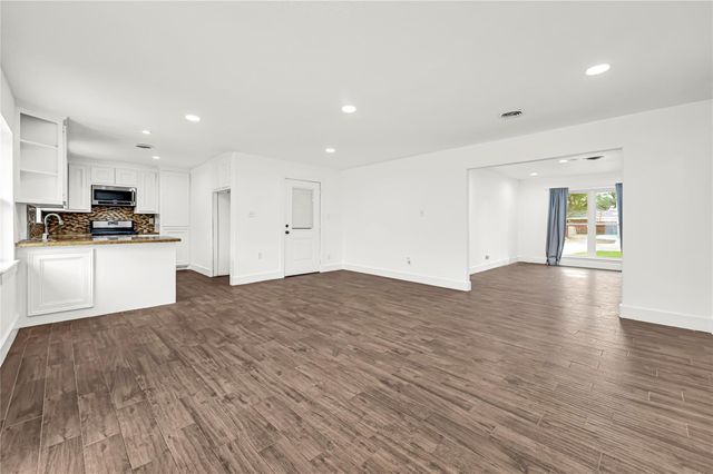 470 Beresford Street, Houston, TX 77015