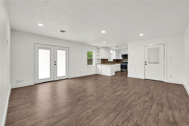 470 Beresford Street, Houston, TX 77015