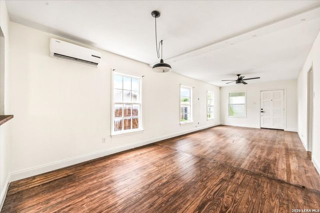 1112 Fresno, San Antonio, TX 78201