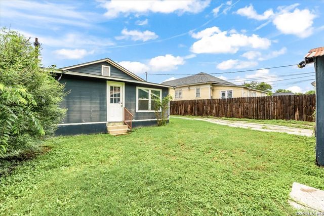 1112 Fresno, San Antonio, TX 78201