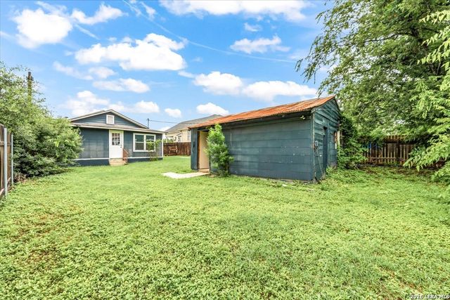 1112 Fresno, San Antonio, TX 78201