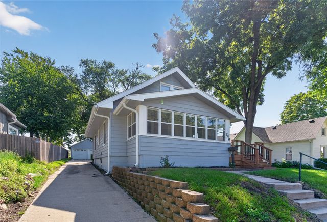 709 Ninth Street, West Des Moines, IA 50265