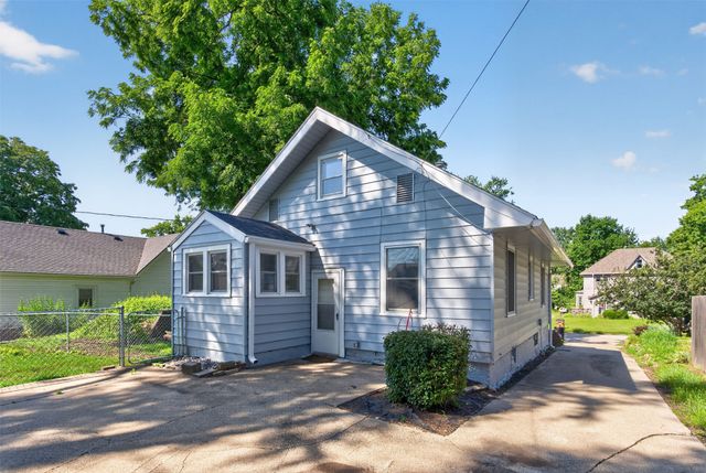 709 Ninth Street, West Des Moines, IA 50265