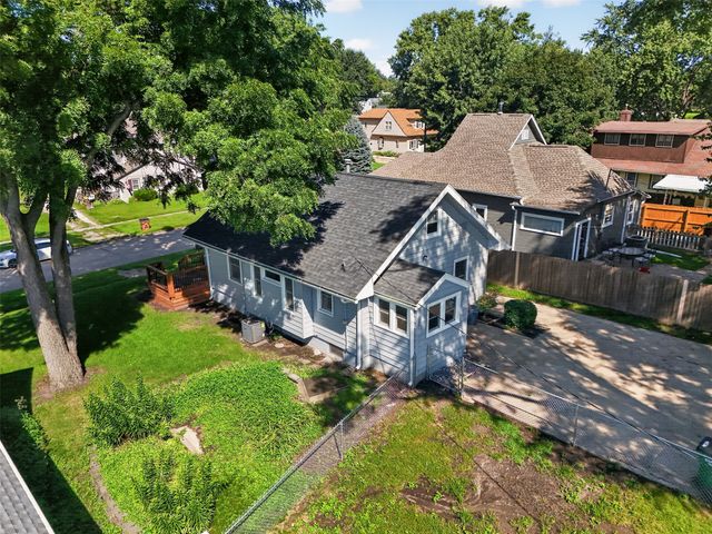 709 Ninth Street, West Des Moines, IA 50265