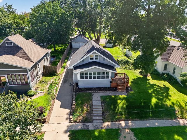 709 Ninth Street, West Des Moines, IA 50265