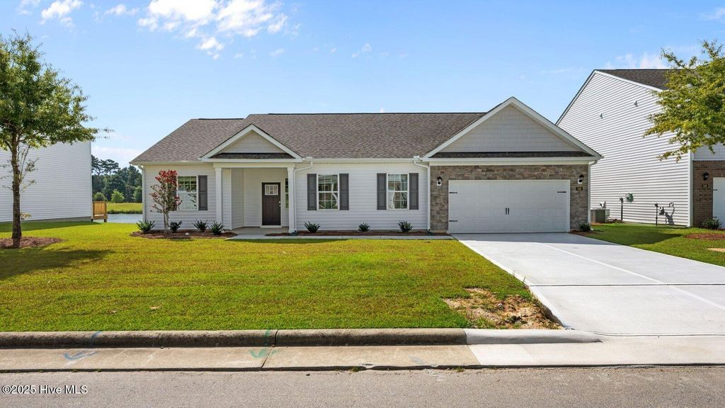 213 Lake Tyler Drive, New Bern, NC 28560