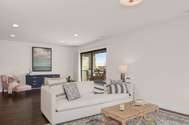 8137 Chestnut Drive C, Palos Hills, IL 60465