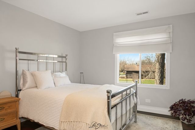 8137 Chestnut Drive C, Palos Hills, IL 60465