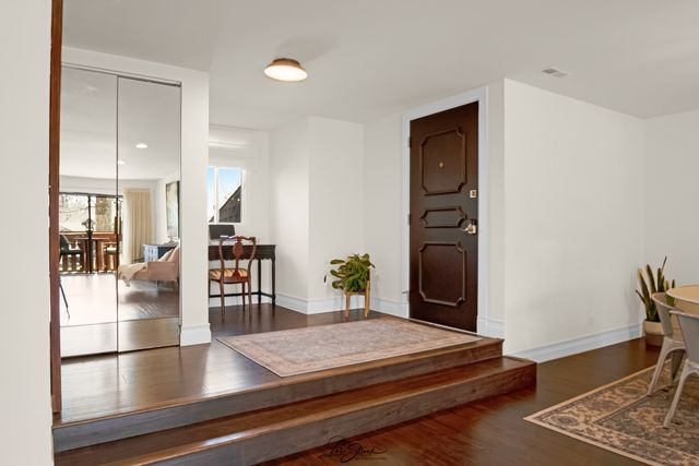 8137 Chestnut Drive C, Palos Hills, IL 60465