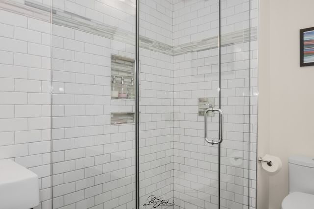 8137 Chestnut Drive C, Palos Hills, IL 60465