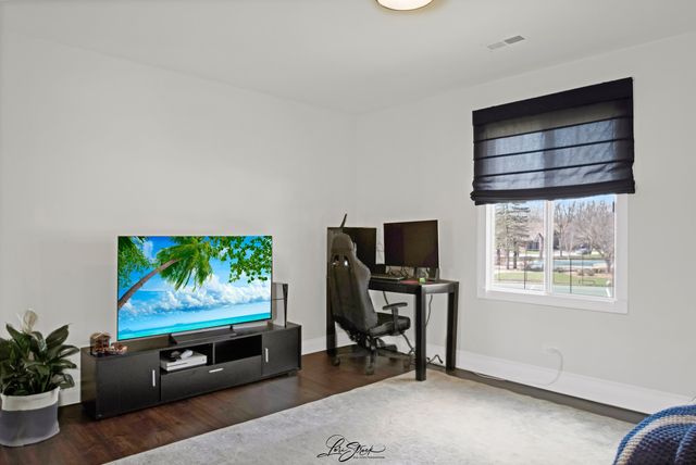 8137 Chestnut Drive C, Palos Hills, IL 60465