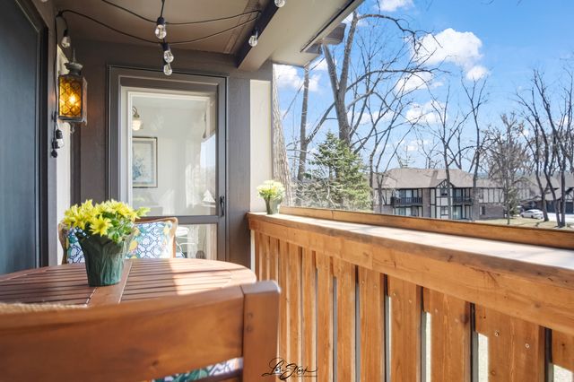 8137 Chestnut Drive C, Palos Hills, IL 60465