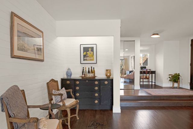 8137 Chestnut Drive C, Palos Hills, IL 60465