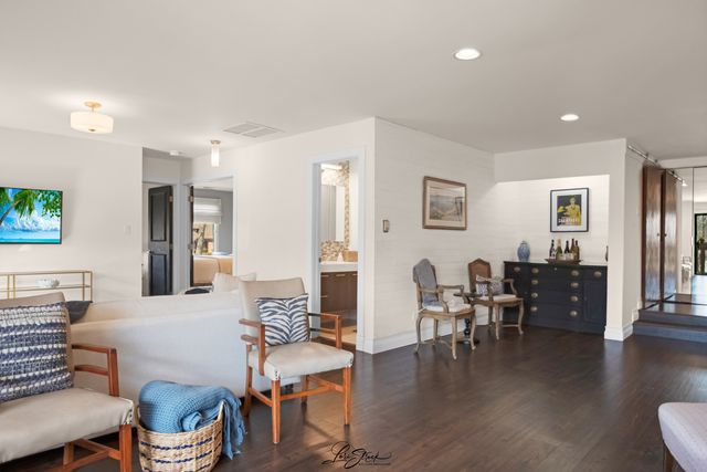 8137 Chestnut Drive C, Palos Hills, IL 60465