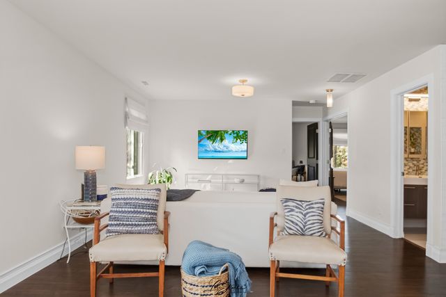 8137 Chestnut Drive C, Palos Hills, IL 60465