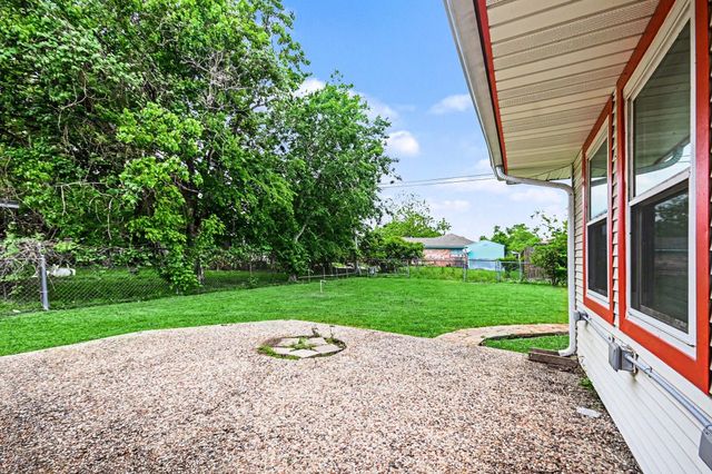 4509 37th Street, Dickinson, TX 77539