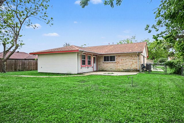 4509 37th Street, Dickinson, TX 77539