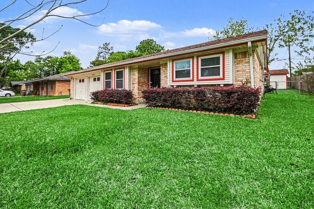 4509 37th Street, Dickinson, TX 77539
