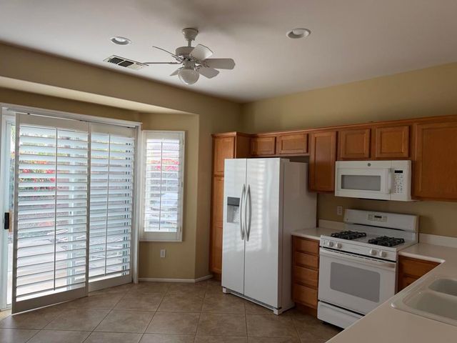 78464 Glastonbury Way, Palm Desert, CA 92211