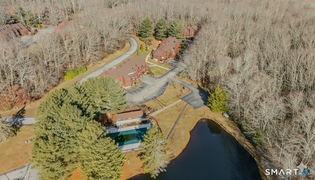 97 West Main Street Apt 24, East Lyme, CT 06357