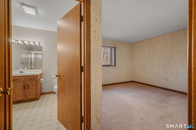 97 West Main Street Apt 24, East Lyme, CT 06357