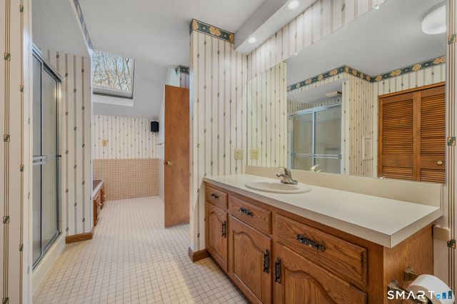 97 West Main Street Apt 24, East Lyme, CT 06357