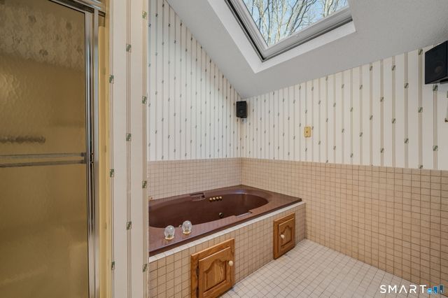 97 West Main Street Apt 24, East Lyme, CT 06357