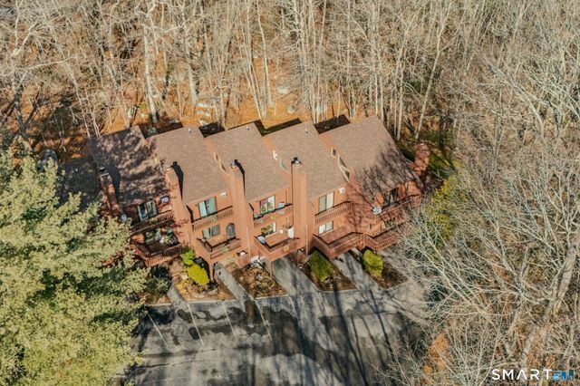 97 West Main Street Apt 24, East Lyme, CT 06357