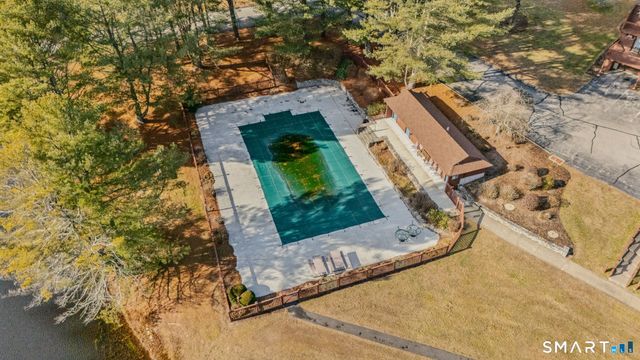 97 West Main Street Apt 24, East Lyme, CT 06357