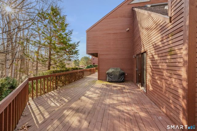 97 West Main Street Apt 24, East Lyme, CT 06357