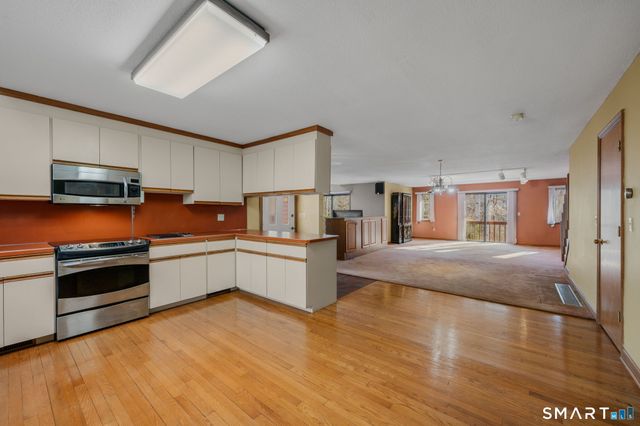 97 West Main Street Apt 24, East Lyme, CT 06357