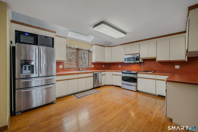 97 West Main Street Apt 24, East Lyme, CT 06357