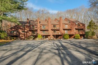 97 West Main Street Apt 24, East Lyme, CT 06357