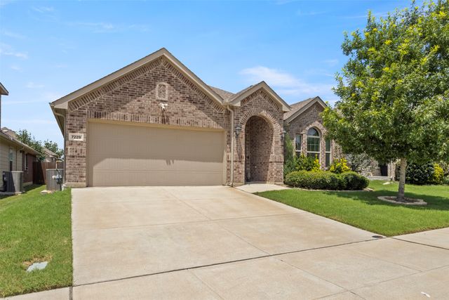 7229 Navoti Trail, Fort Worth, TX 76131