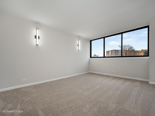 101 Bar Harbour Road 2M, Schaumburg, IL 60193