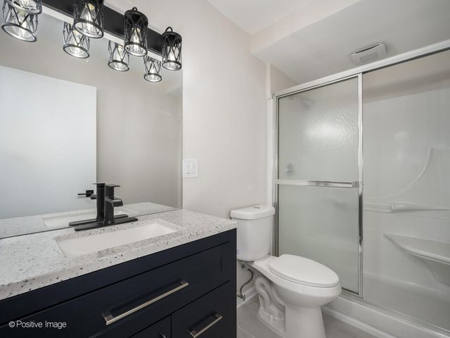 101 Bar Harbour Road 2M, Schaumburg, IL 60193