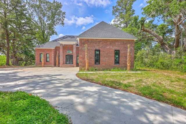 404 Fairington Drive, Summerville, SC 29485