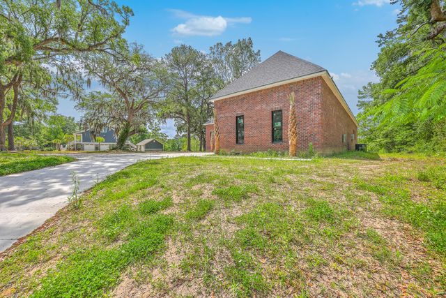 404 Fairington Drive, Summerville, SC 29485