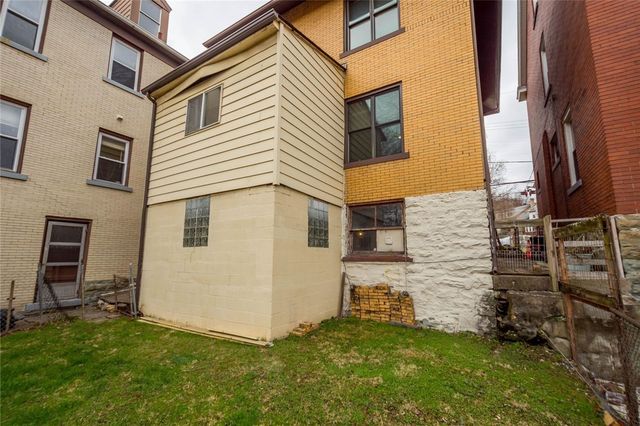 1717 Suburban Avenue, Beechview, PA 15216