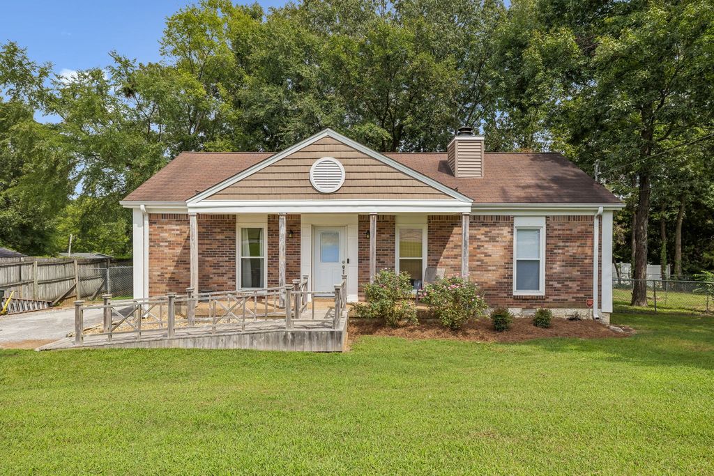 176 Lucy Dr, Mount Juliet, TN 37122